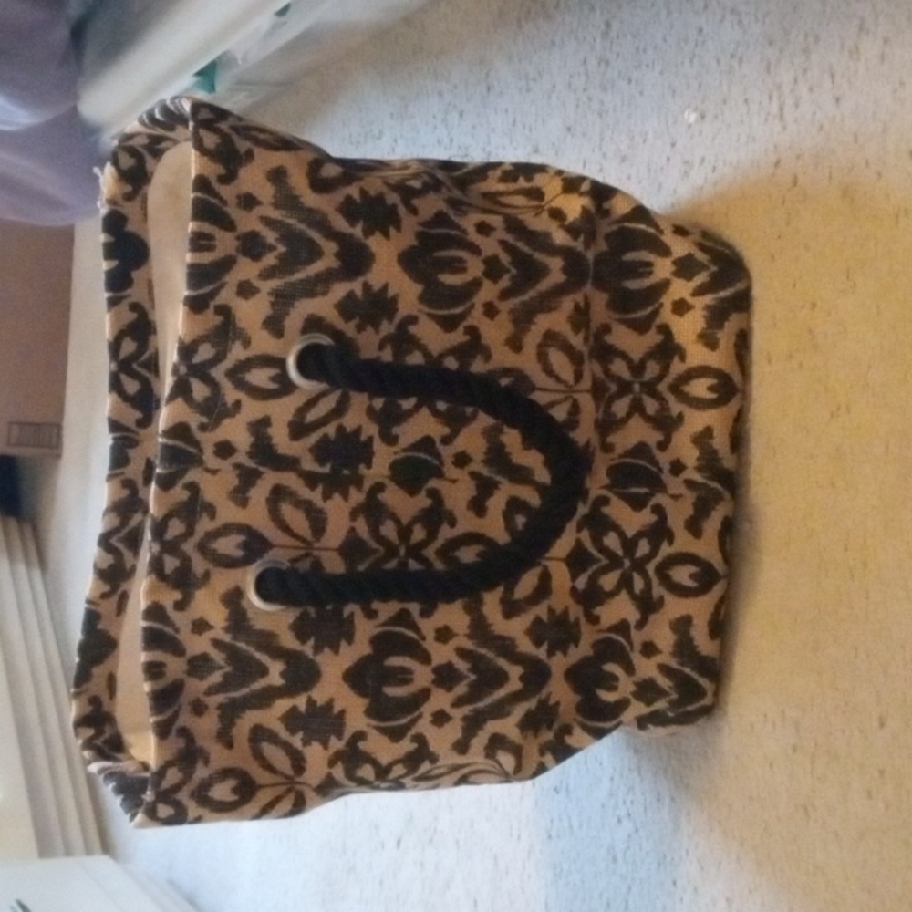 This 100%Cotton and Jute Bag was made in India